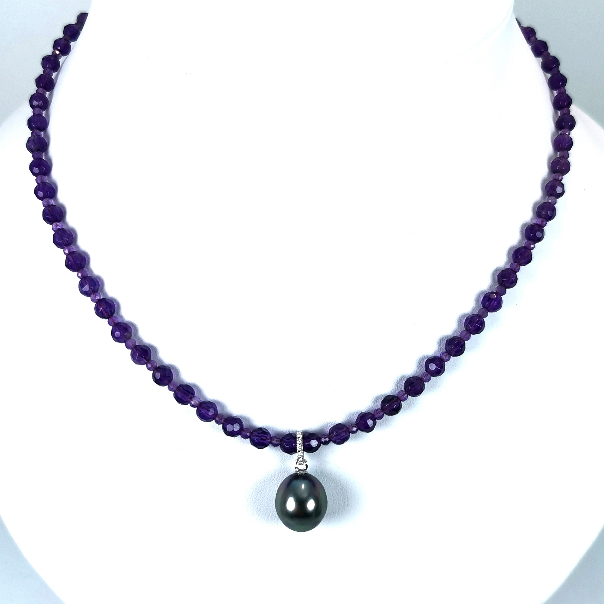 Tahiti perle noire collier DR 11×12 mm diamants et améthystes