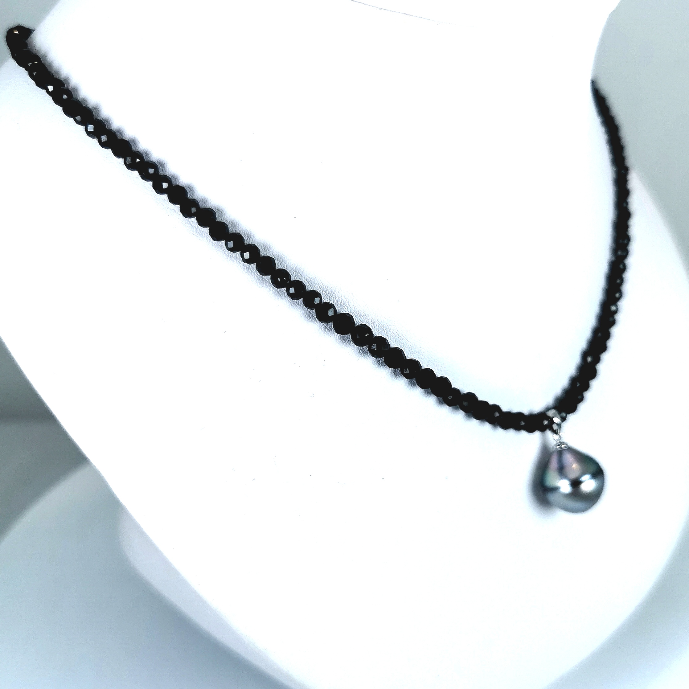 Collier perle noire de Tahiti et pierres naturelles – AG925